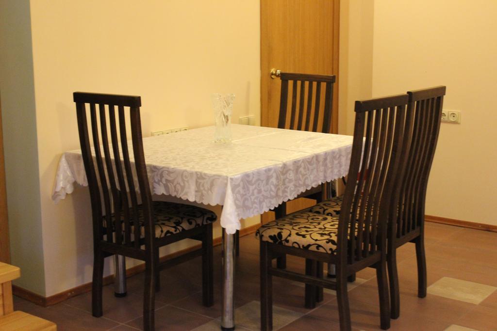 Vidu Guest House Utena Buitenkant foto